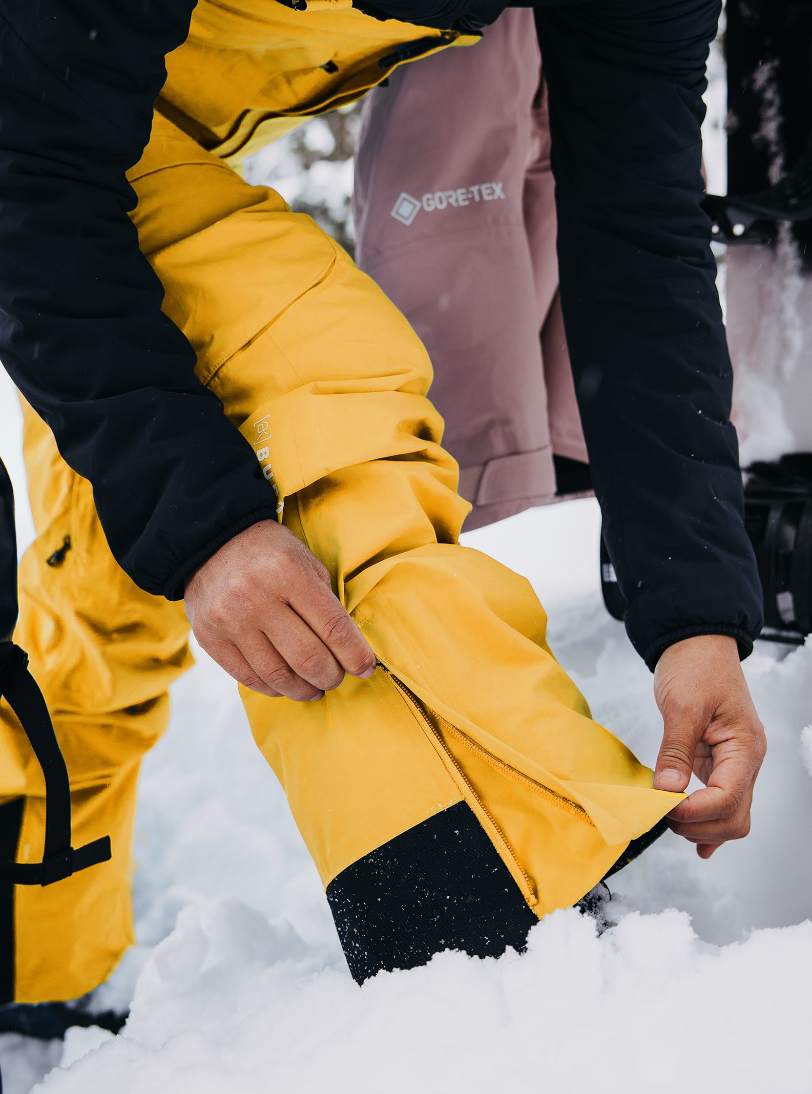 Women's Burton [ak] Kimmy GORE‑TEX 3L Stretch Bib Pants | Burton