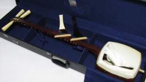 三味線 純金刻印 紅木 子持ち綾杉胴 | 骨董品買取・和楽器買取 五宝堂