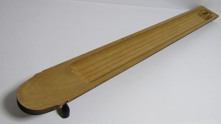 東京都杉並区荻窪にて、二弦琴、演奏会用の琴などの和楽器、茶道具等