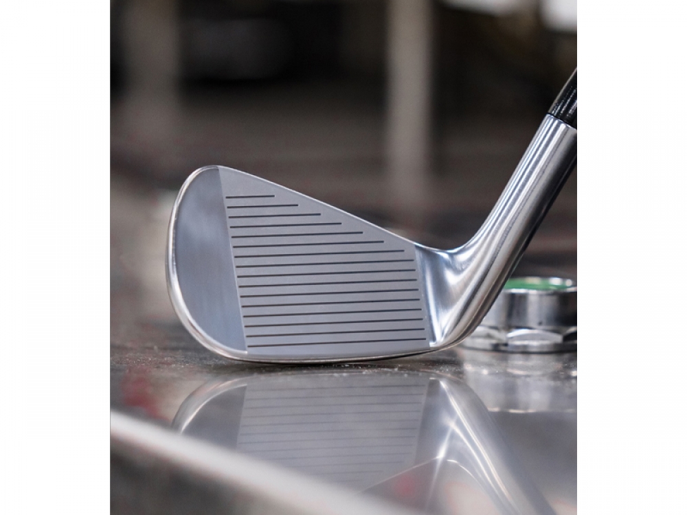 TAYLORMADE