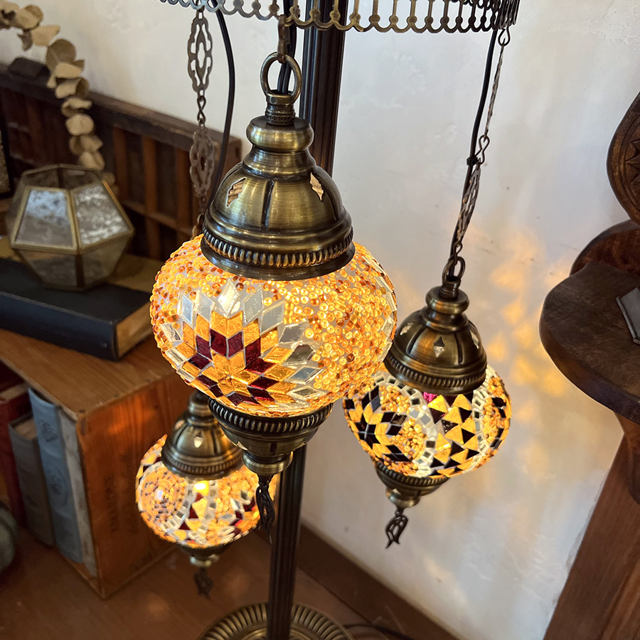 モザイクシャンデリアスタンドランプ 3灯 全高94cm アンバー E17/15W
