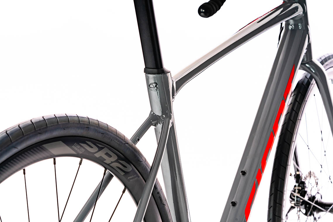 2020 GIANT Bicycles | CONTEND AR 3
