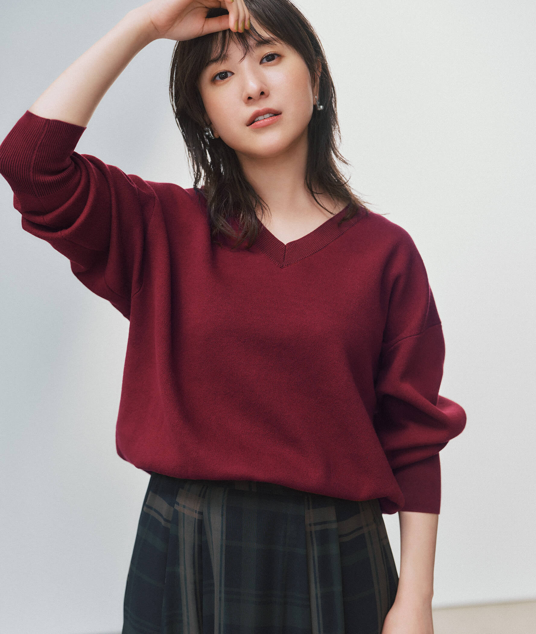 吉高由里子が着こなす、秋冬ずっと着ていたいスウェットライクニット