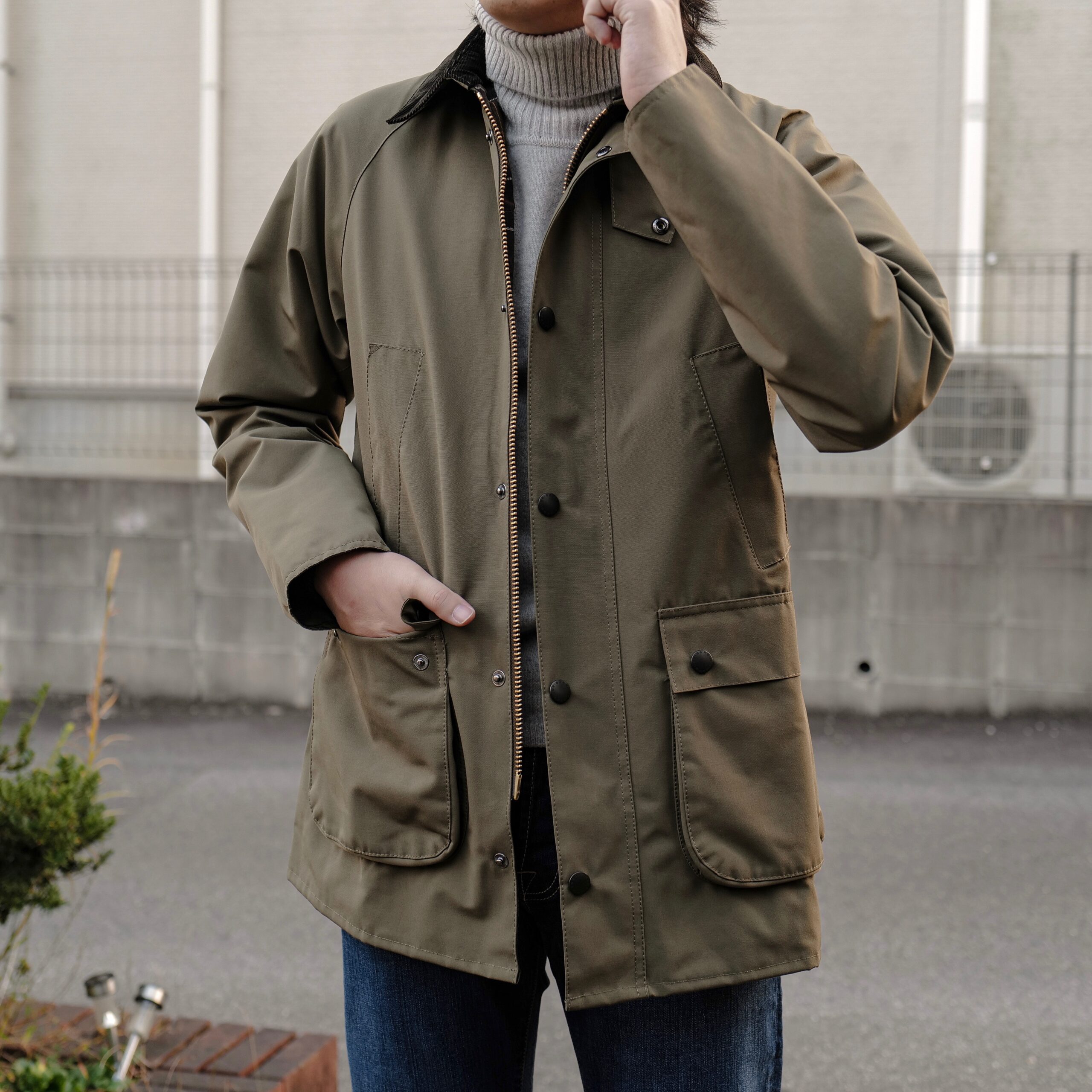 久々の登場となるかもしれません【Barbour/バブアー】からアイコニック