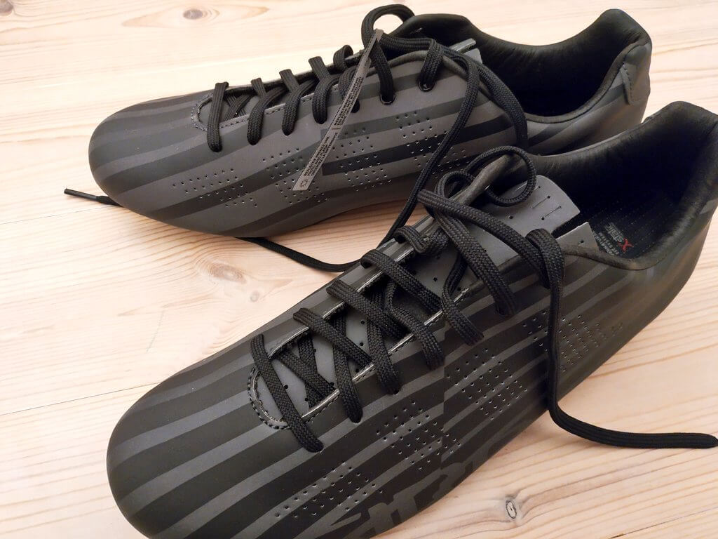 抜群のフィット感！！靴紐スタイルの軽量シューズ「GIRO EMPIRE ACC