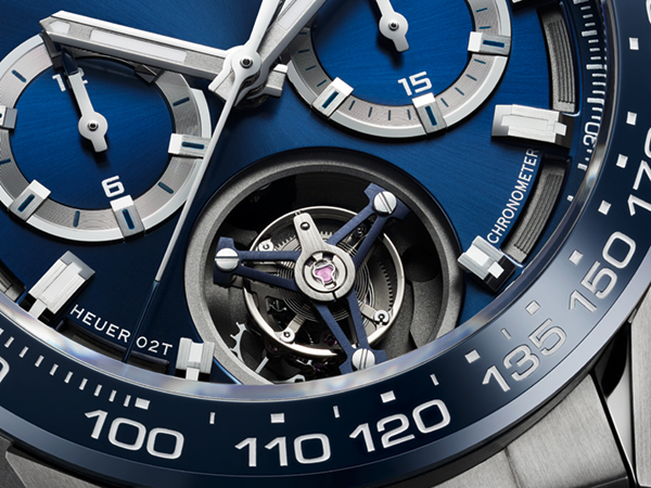 タグ・ホイヤー(TAG Heuer) 2021新作 ブルーとチタンの