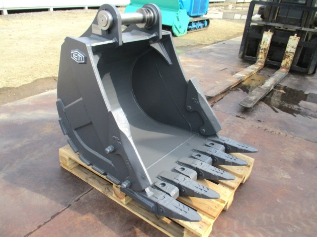 油圧ショベル日立建機ZX135US-3用強化バケットを福島県に出荷｜建設