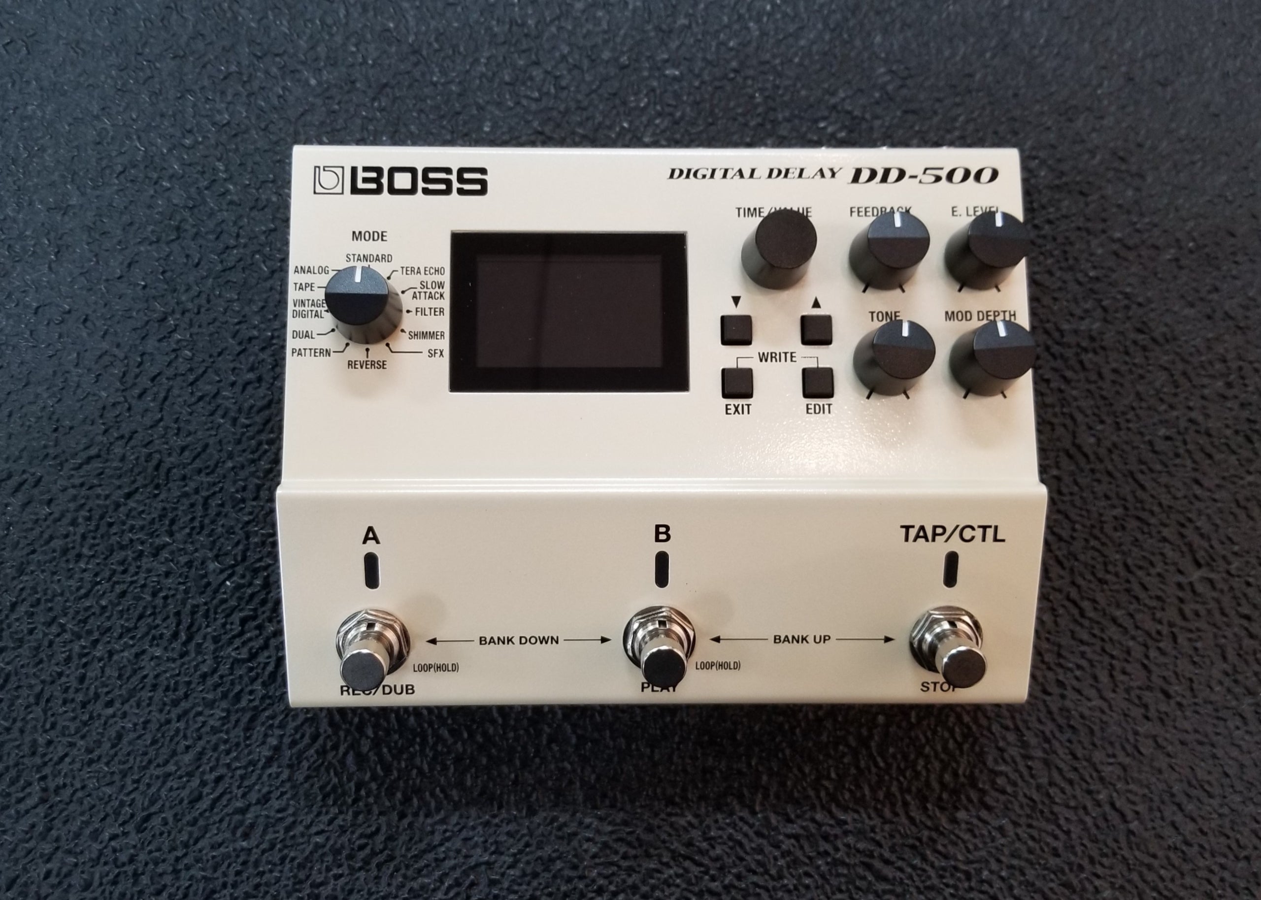 DD-500 Digital Delay – Dave's Guitar Shop