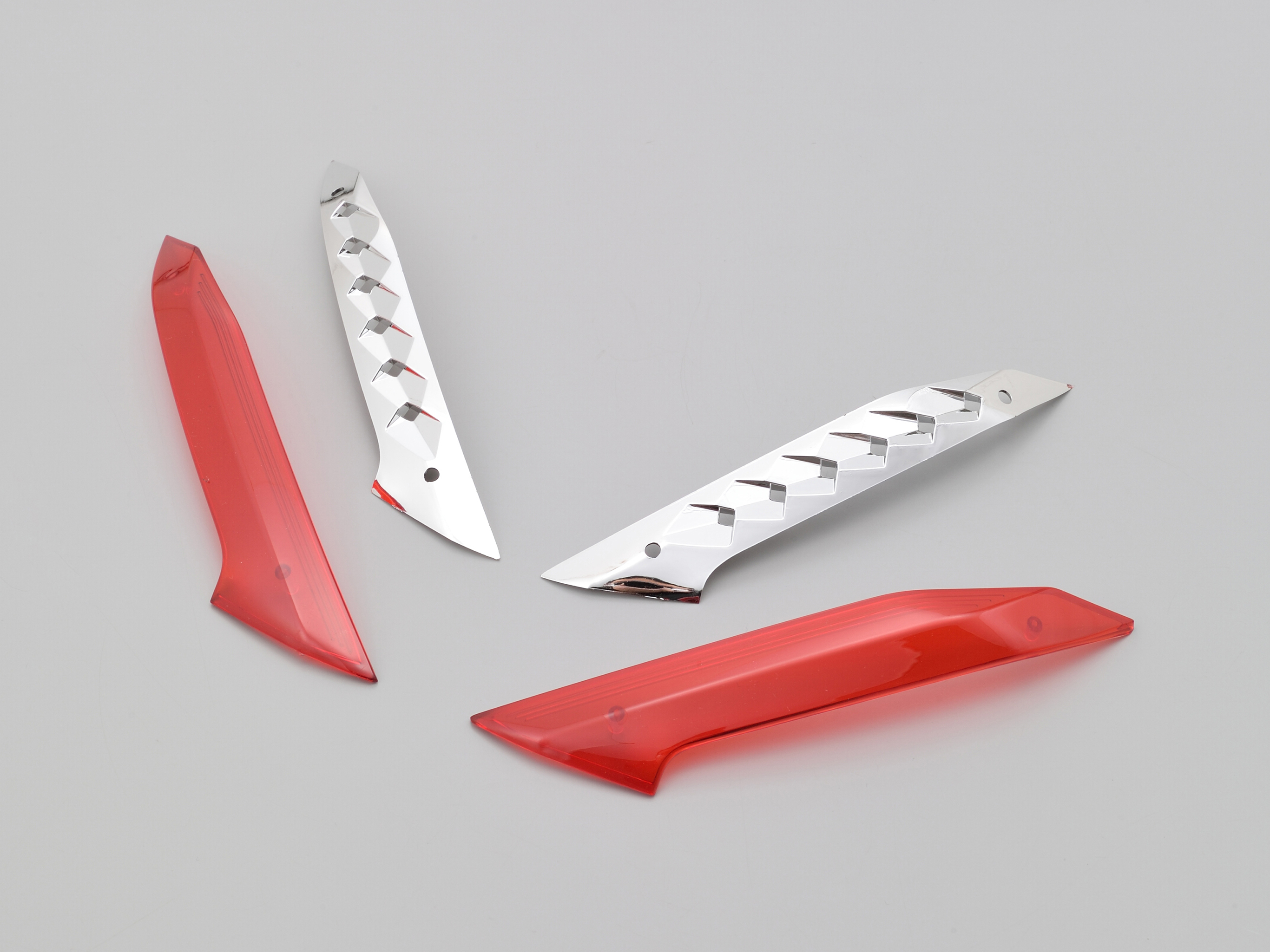 GIVI Z4703R トップケースリフレクター 左右セット｜株式会社デイトナ