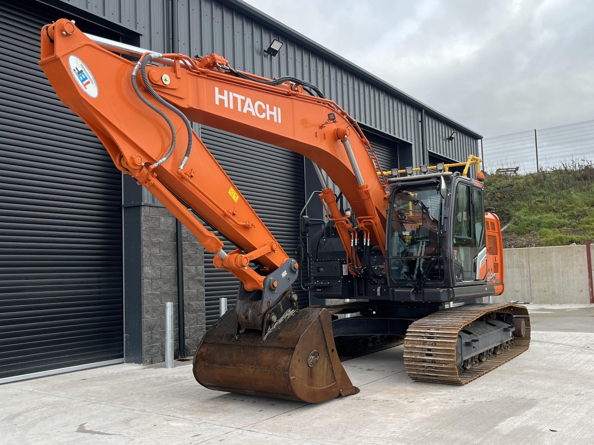 Digger Bidder - 2023 Hitachi ZX225USLC-7 excavator