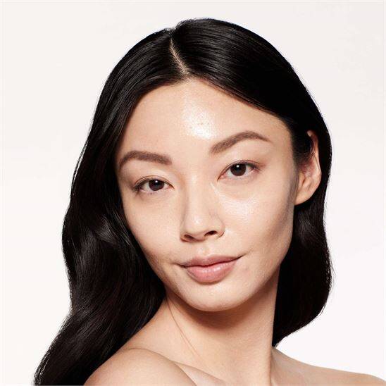 Shiseido Revitalessence Skin Glow SPF 30 210 30 ml Fondöten