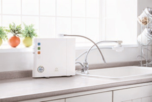 豊富な水素量にこだわったアルカリ性電解水素水整水器 「プラチナ 美