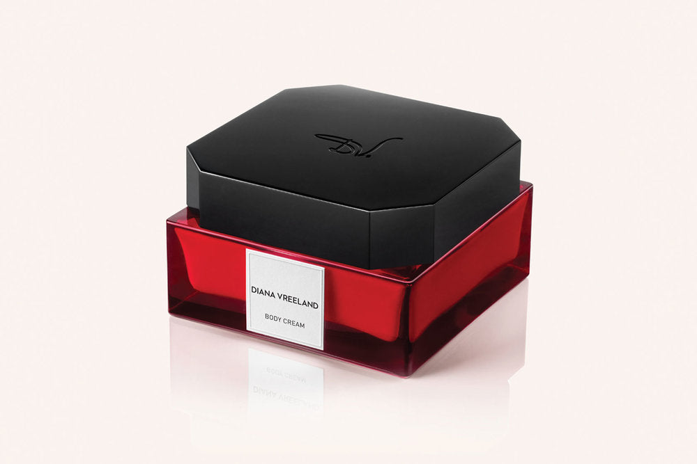 Simply Divine – Diana Vreeland Parfums