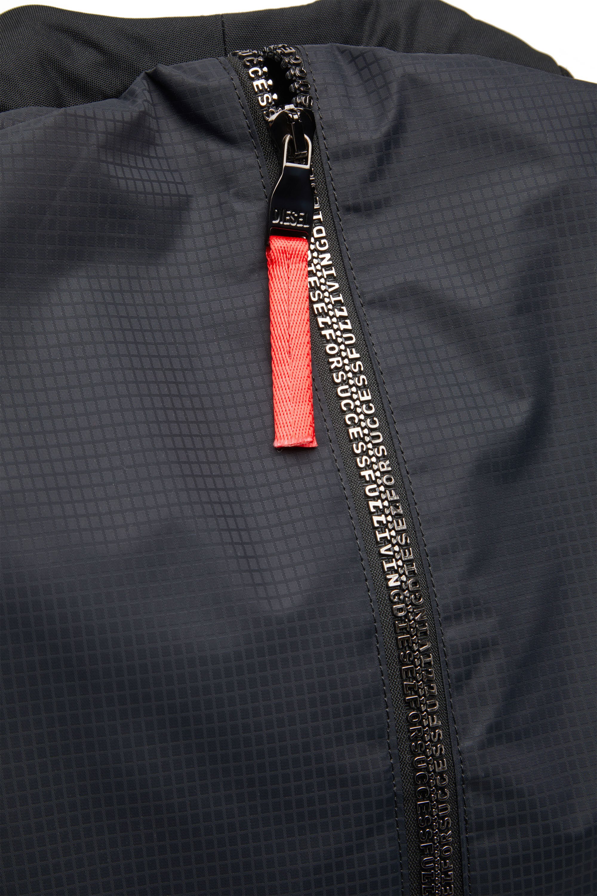ZIP-D BACKPACK X Zip-D-Backpack in check-jacquard shell｜ブラック