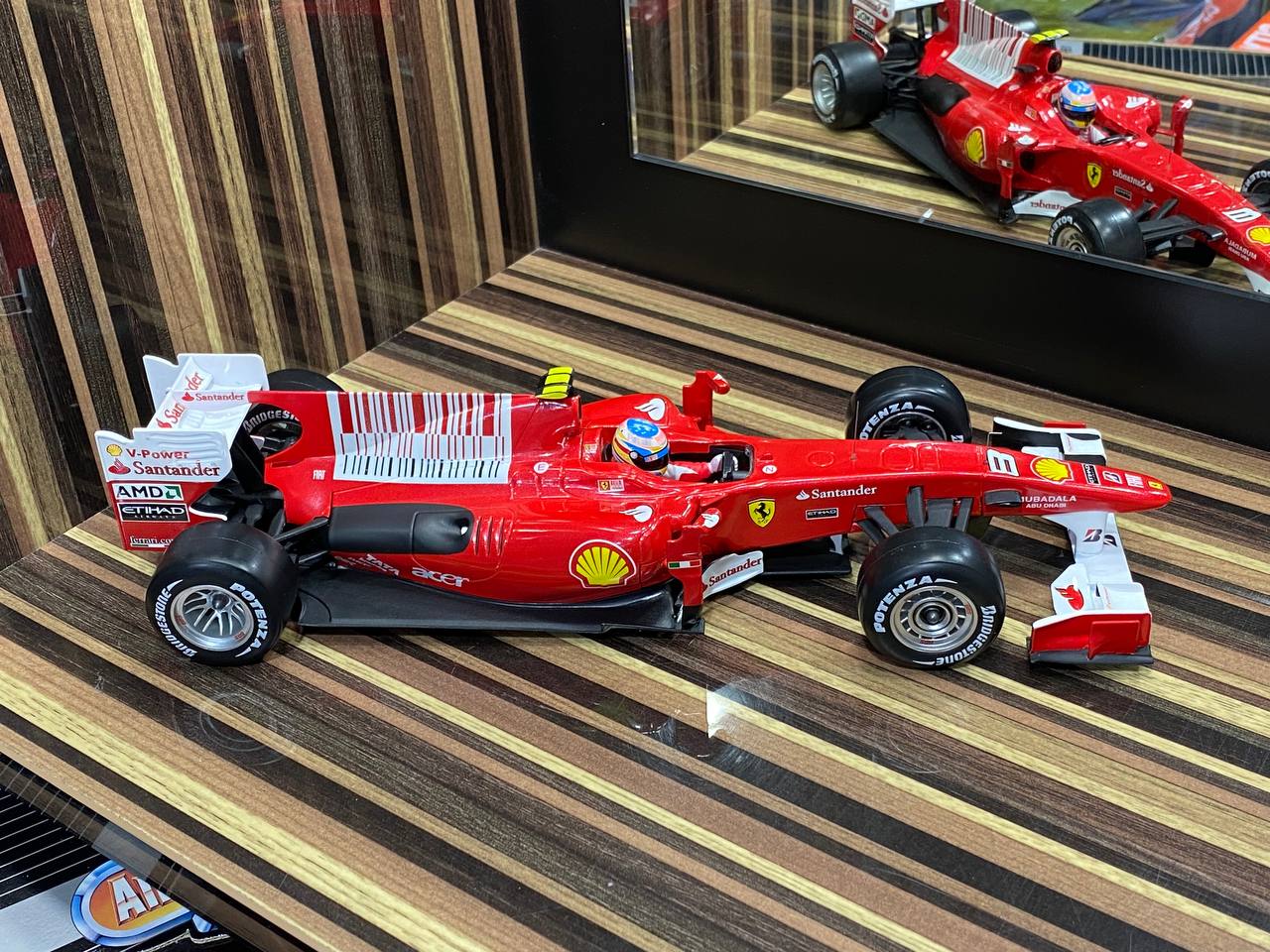 1/18 Diecast F10 Bahrain GP Edition F. Alonso Formula 1 Red Model