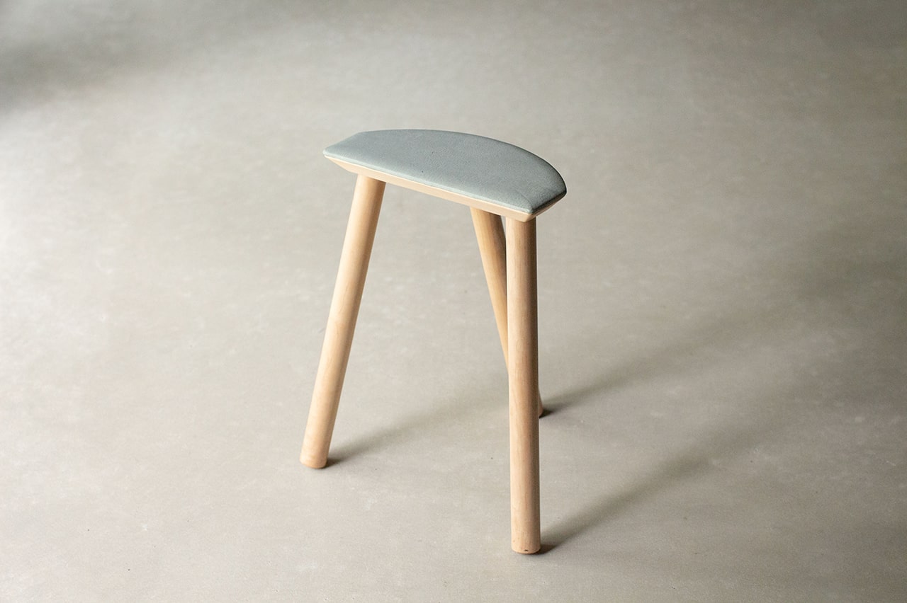SHIKAGAWA-STOOL - 鹿革スツール - | 暮らしのあれこれセレクト