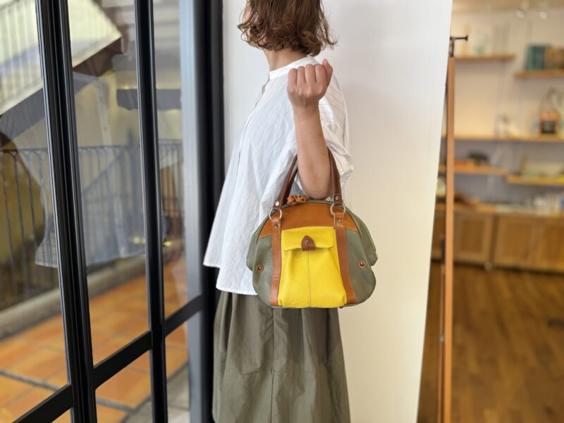 カラフルな2WAYリュック・バックパックeavus アーヴス