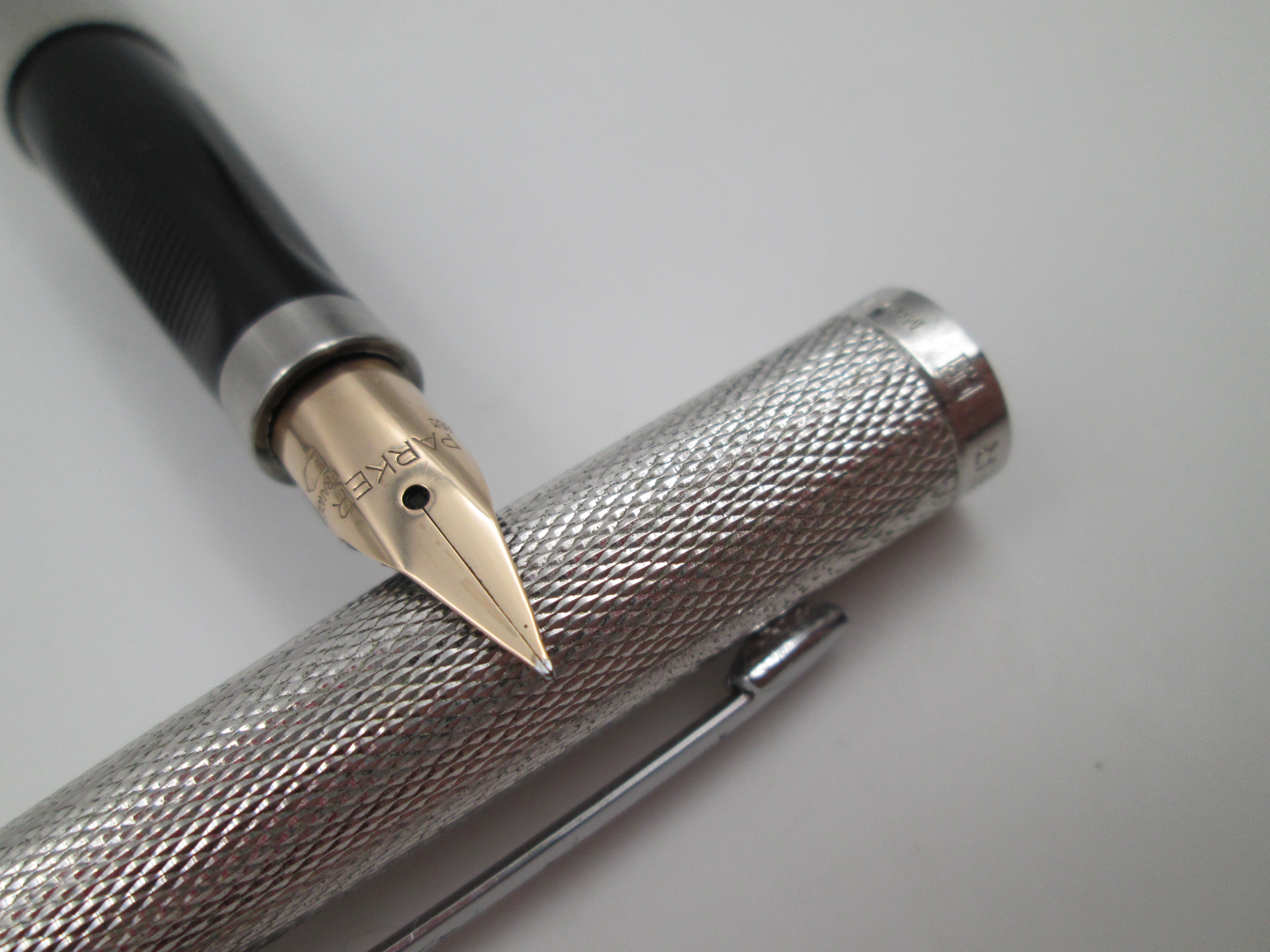 Parker 75 Barleycorn Silver Plated Chromed Details 14k Nib | El