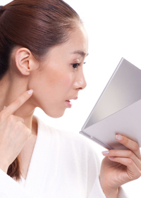 インスタント顔面補修メイク ダーマフラージ | 株式会社アイキャッチは