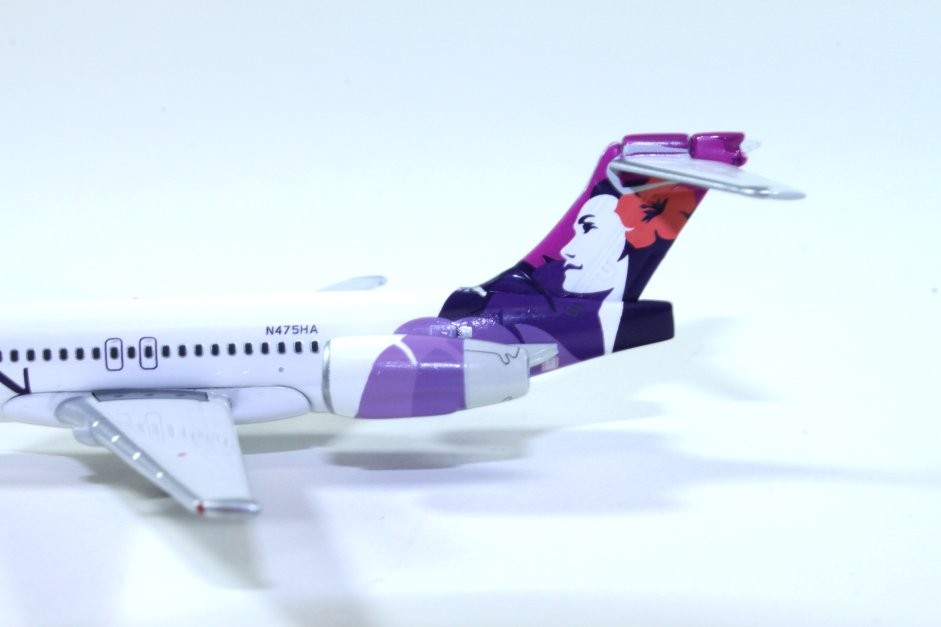 Hawaiian Airlines B717-200 新塗装 1/200 Hawaiian Airlines B717-200