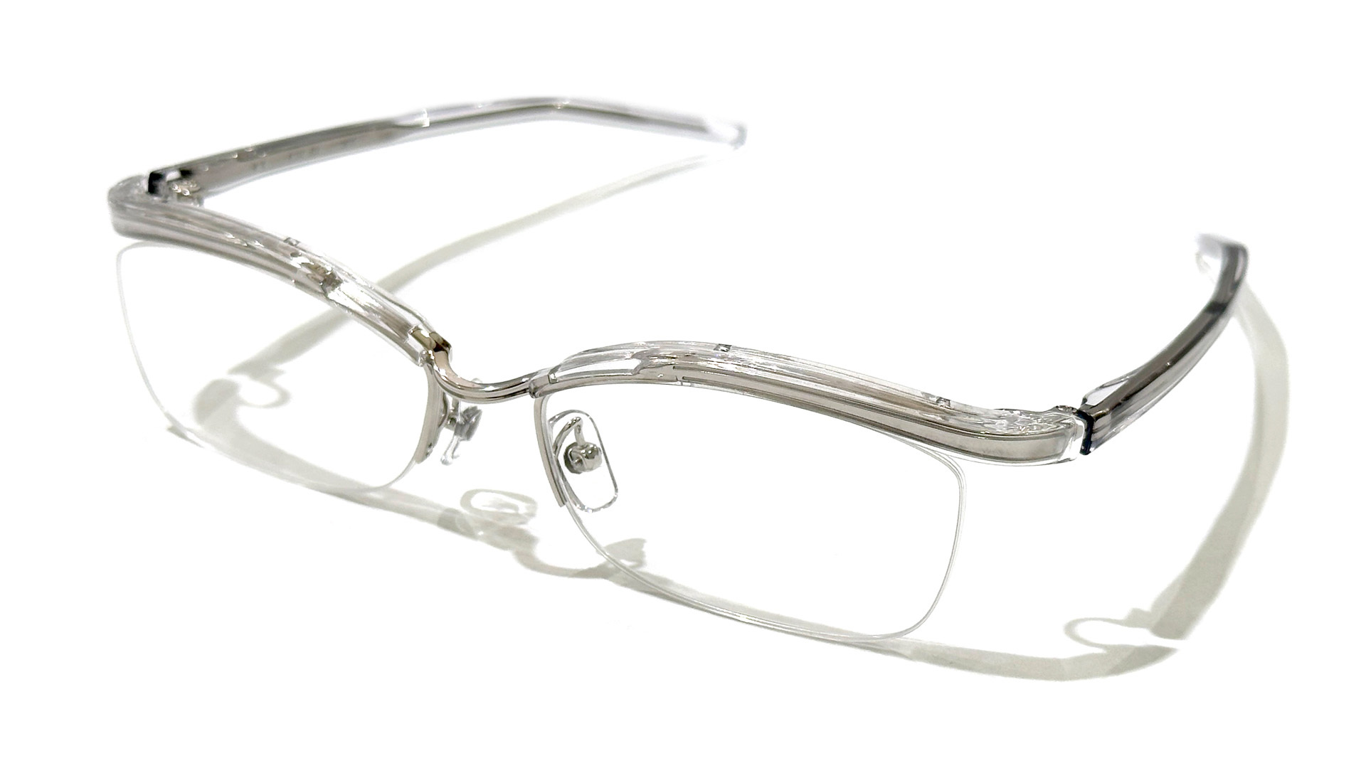 2015年発表のミックスブロウモデルがリバイバル展開スタート！ 999.9