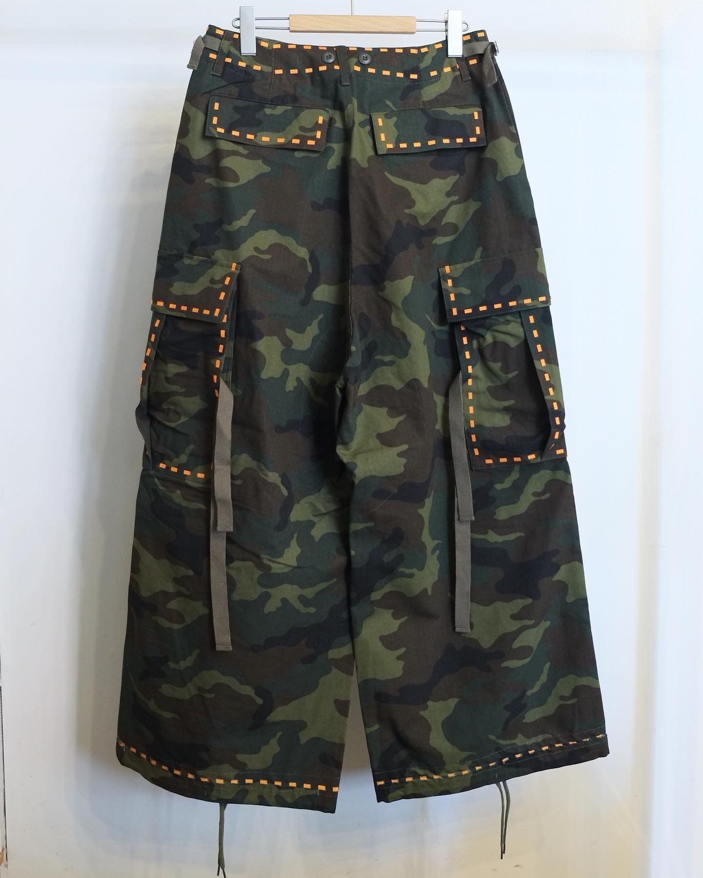 AMOK - 【定番デザイン】Laser Stitch Camoflage Pants / カーゴパンツ