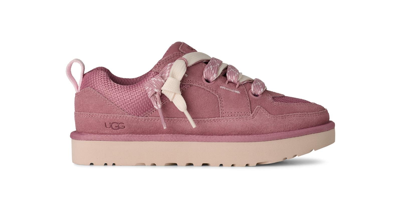 UGG“ピンクステッチ入り”スエードのスニーカー、超軽量ぽってりソール