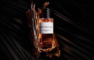 ディオール至高のフレグランス“ラッキーチャーム着想”シダーウッド