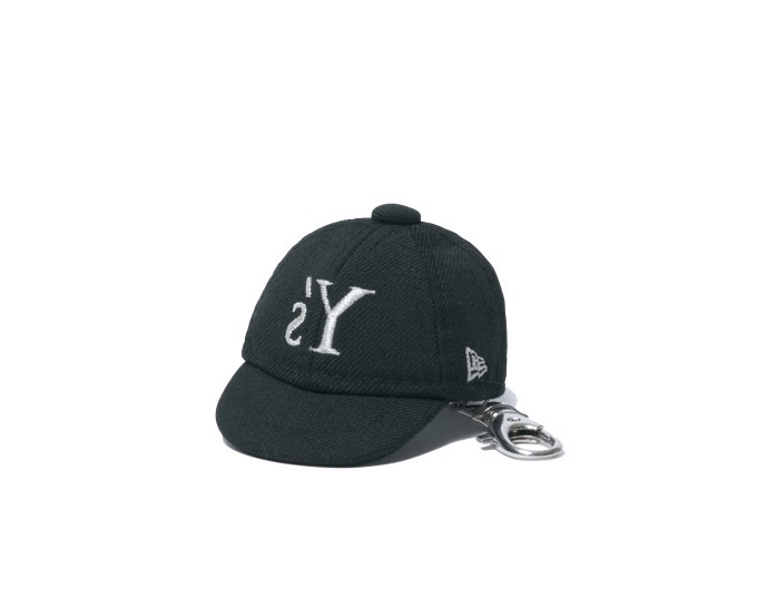 Y's×ニューエラ限定モデル、反転ロゴのキャップ＆キーホルダー