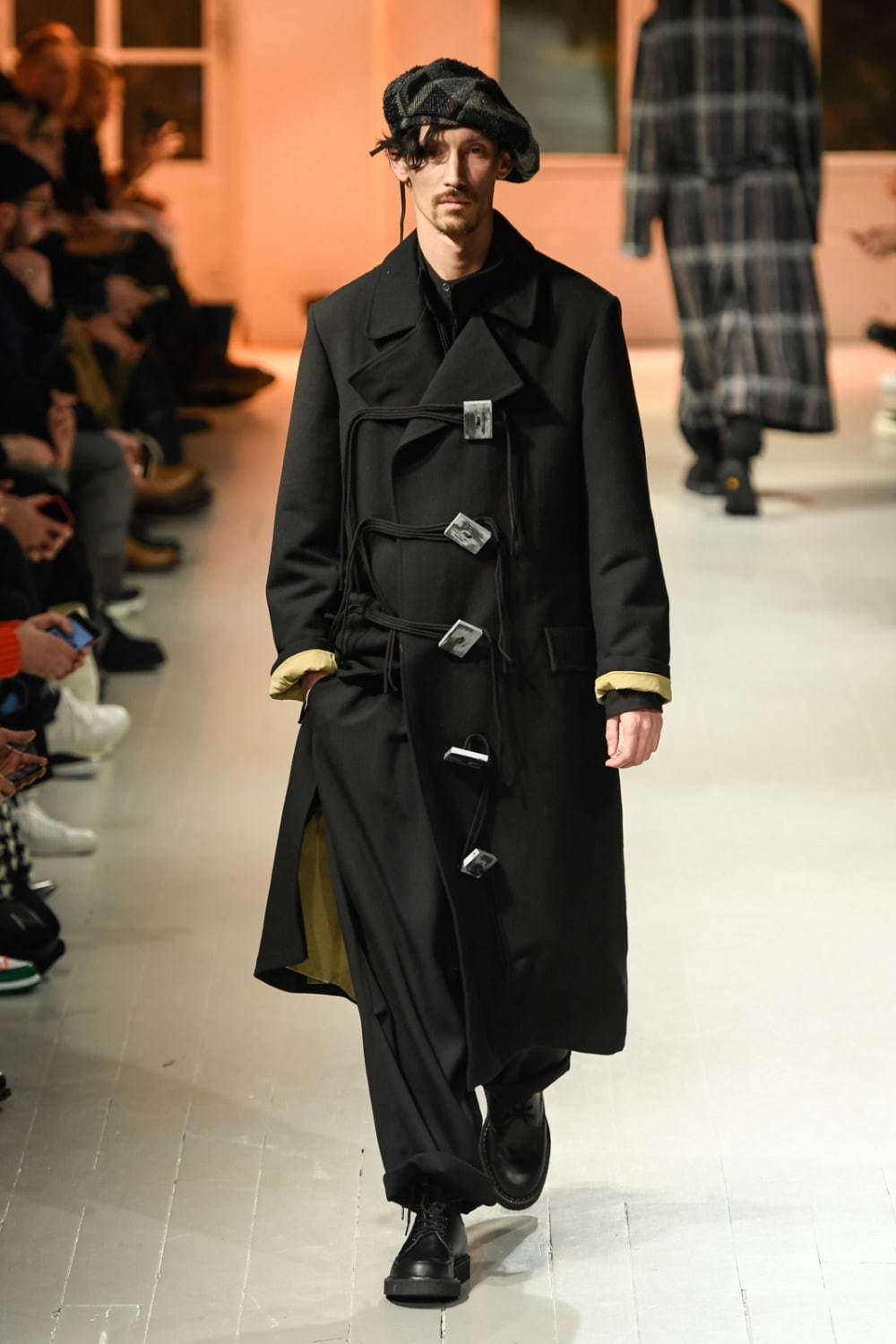 ヨウジヤマモト(Yohji Yamamoto) 2020-21年秋冬メンズコレクション