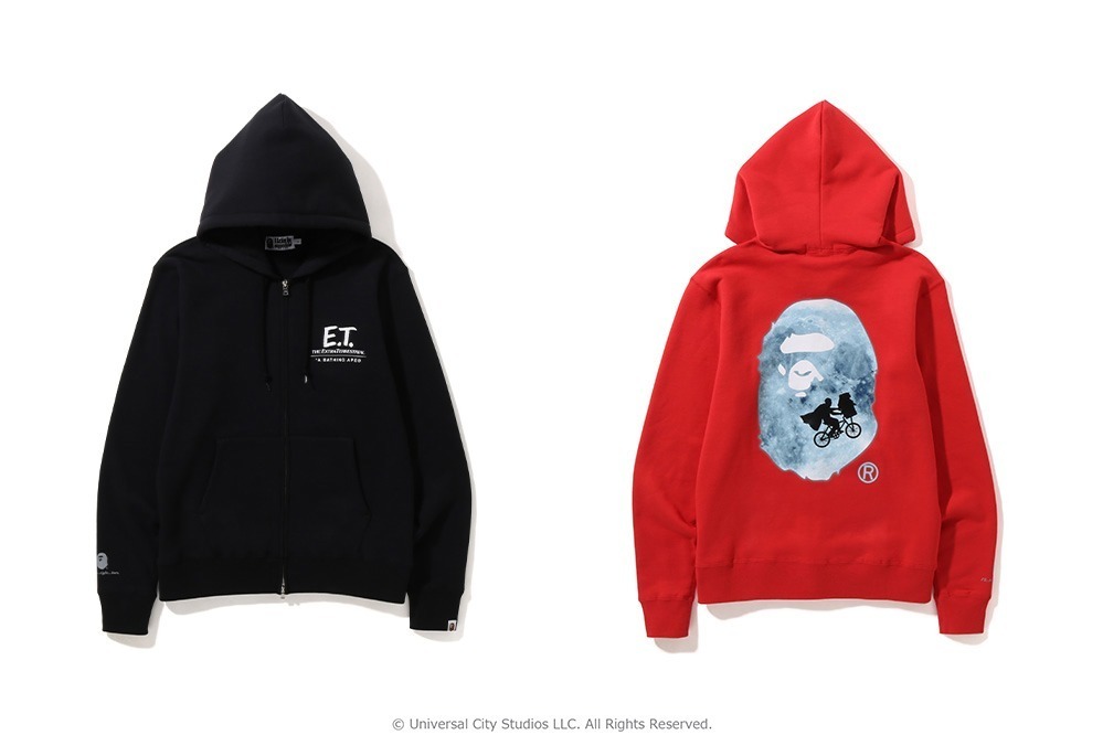 ア ベイシング エイプ×『E.T.』、名シーンのグラフィック配したTシャツ
