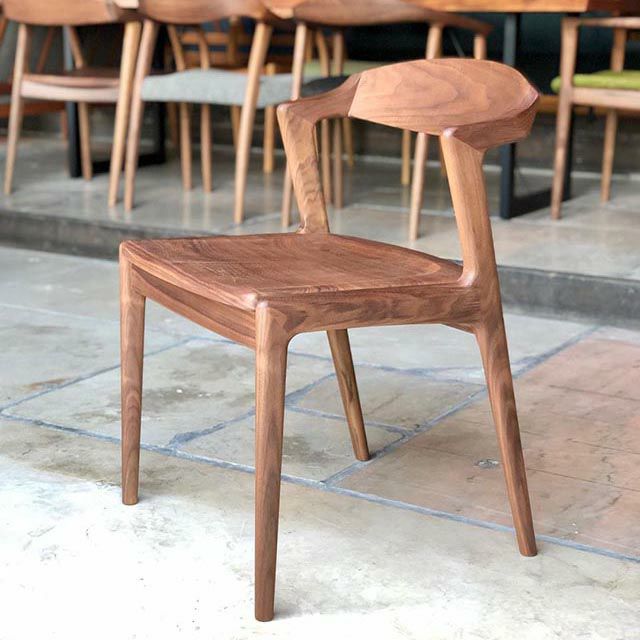 シキファニチア ユナ セミアームチェア・ウッド（板座） – FELICE.ONLINE