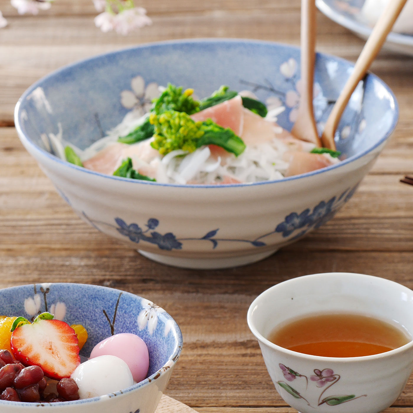 青空いっぱいに富士桜の器 麺鉢と茶碗のセット｜FELISSIMO PARTNERS
