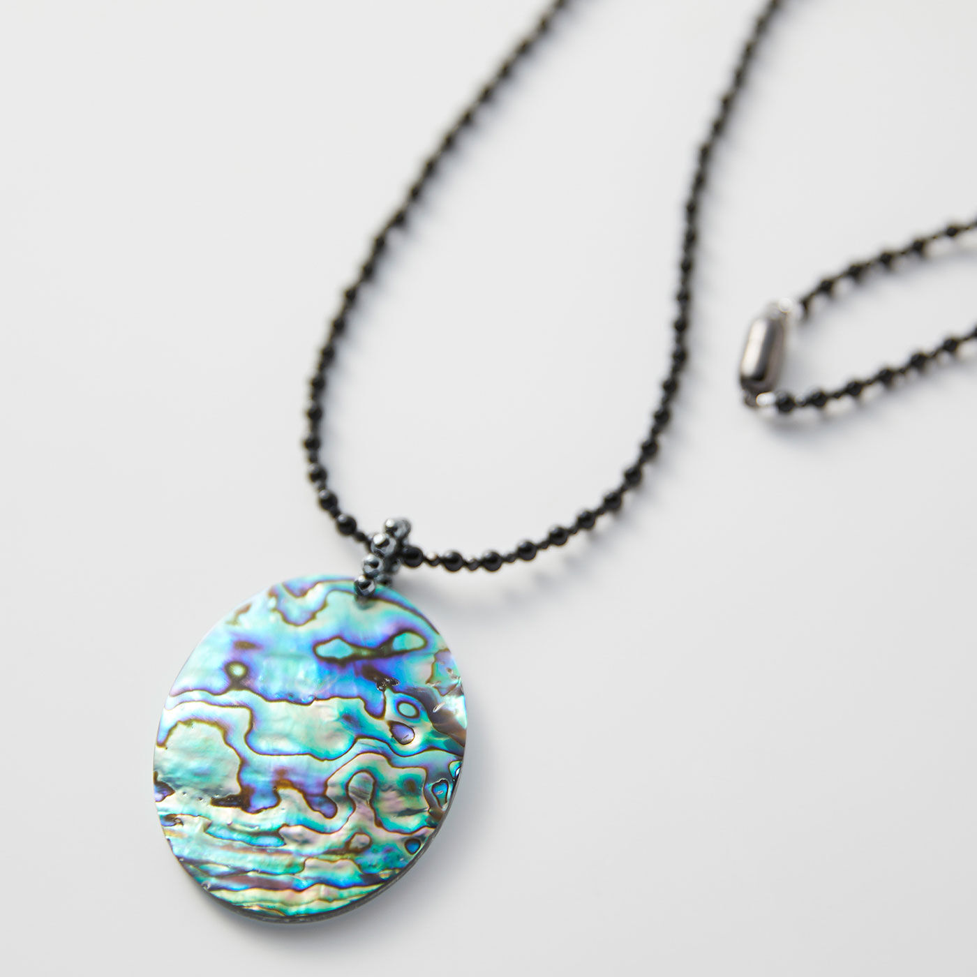 LX[フェリシモルクス] 海の宝石アバロンシェル＆オニキスネックレス