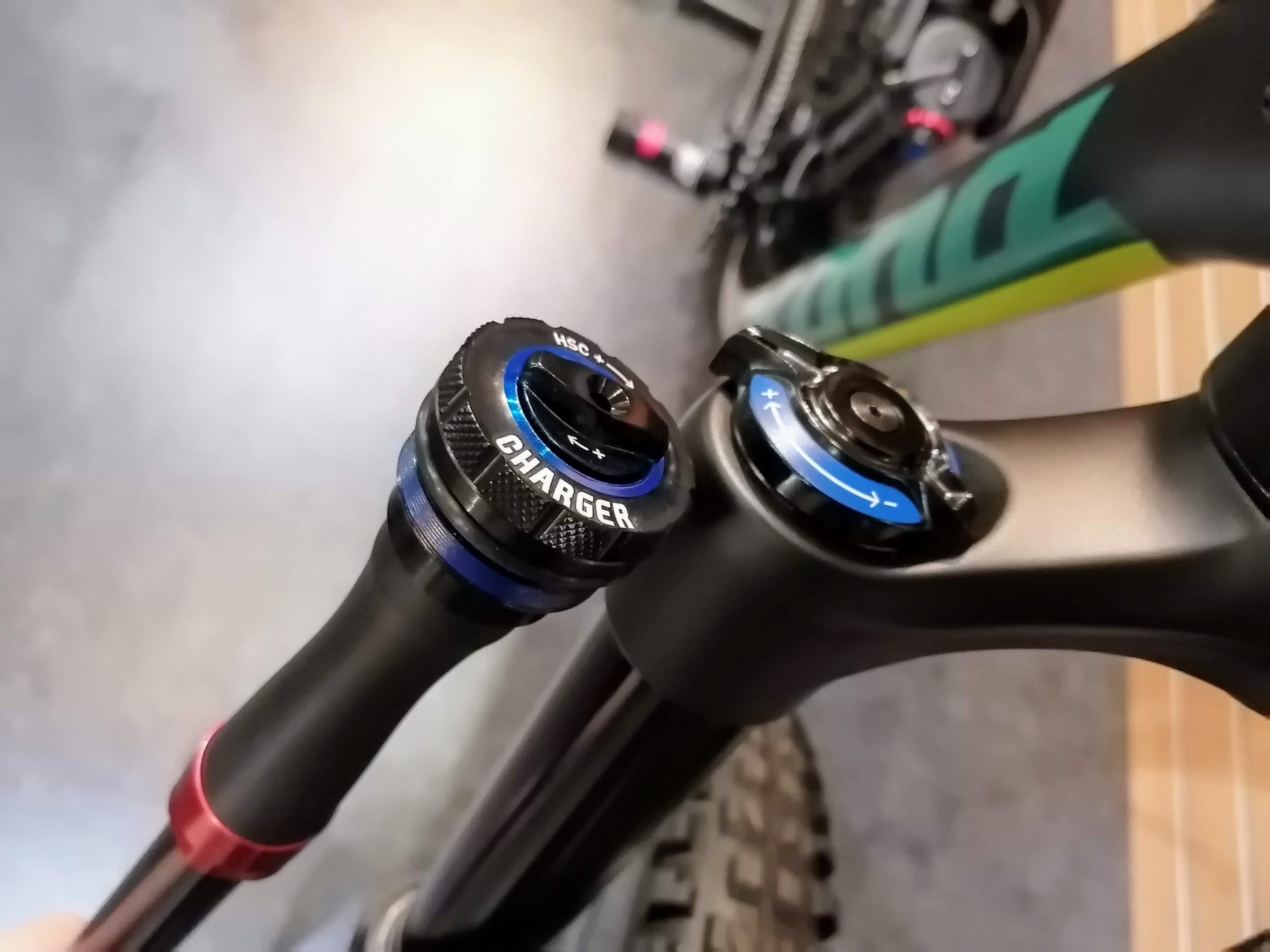 2020年に向けてCHARGER 2.1 UPGRADE KITSでサスアップグレードが