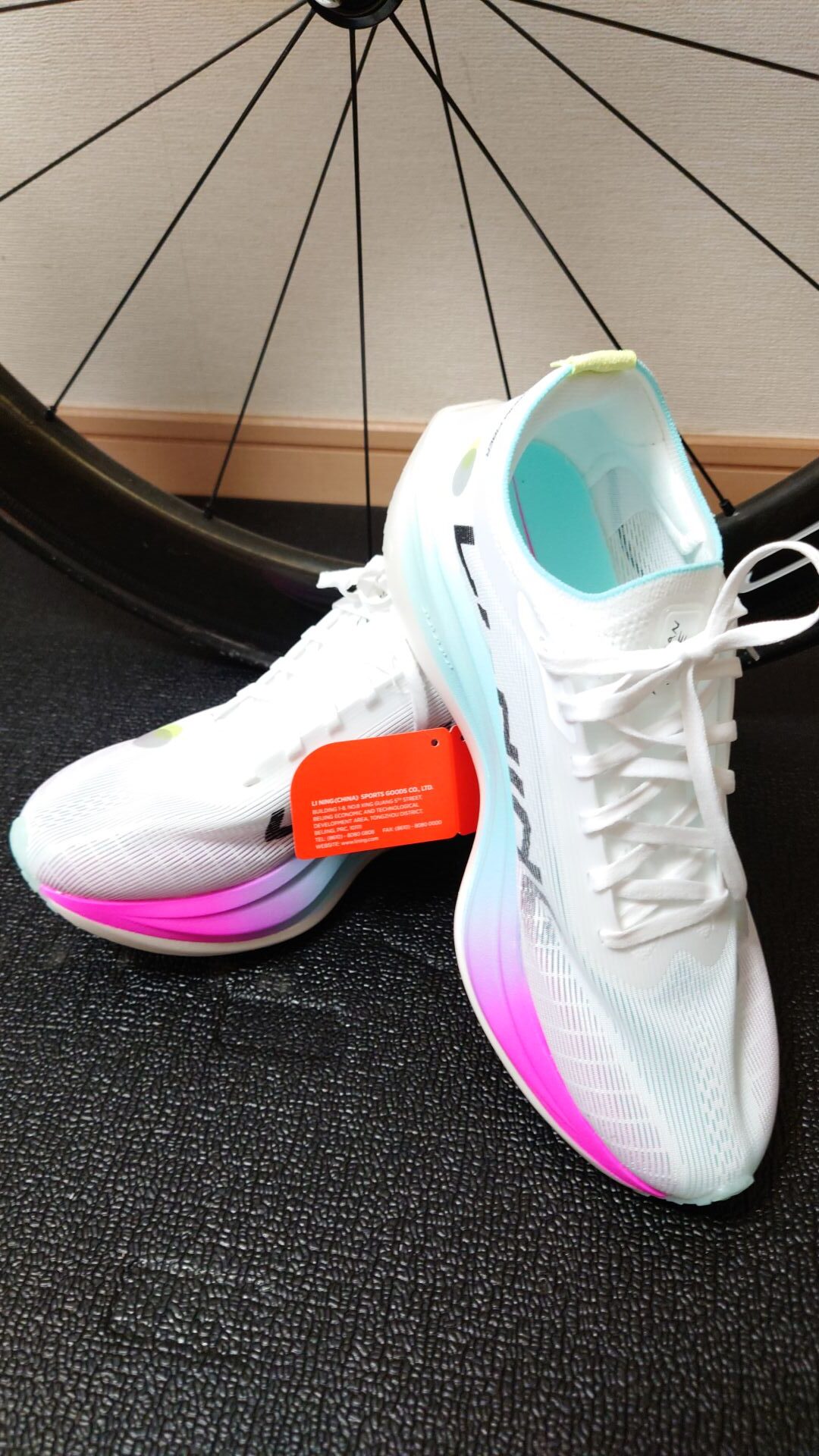 LI-NING（リーニン）FEIDIAN5 ELITE自費購入！弾む！推進力が強烈