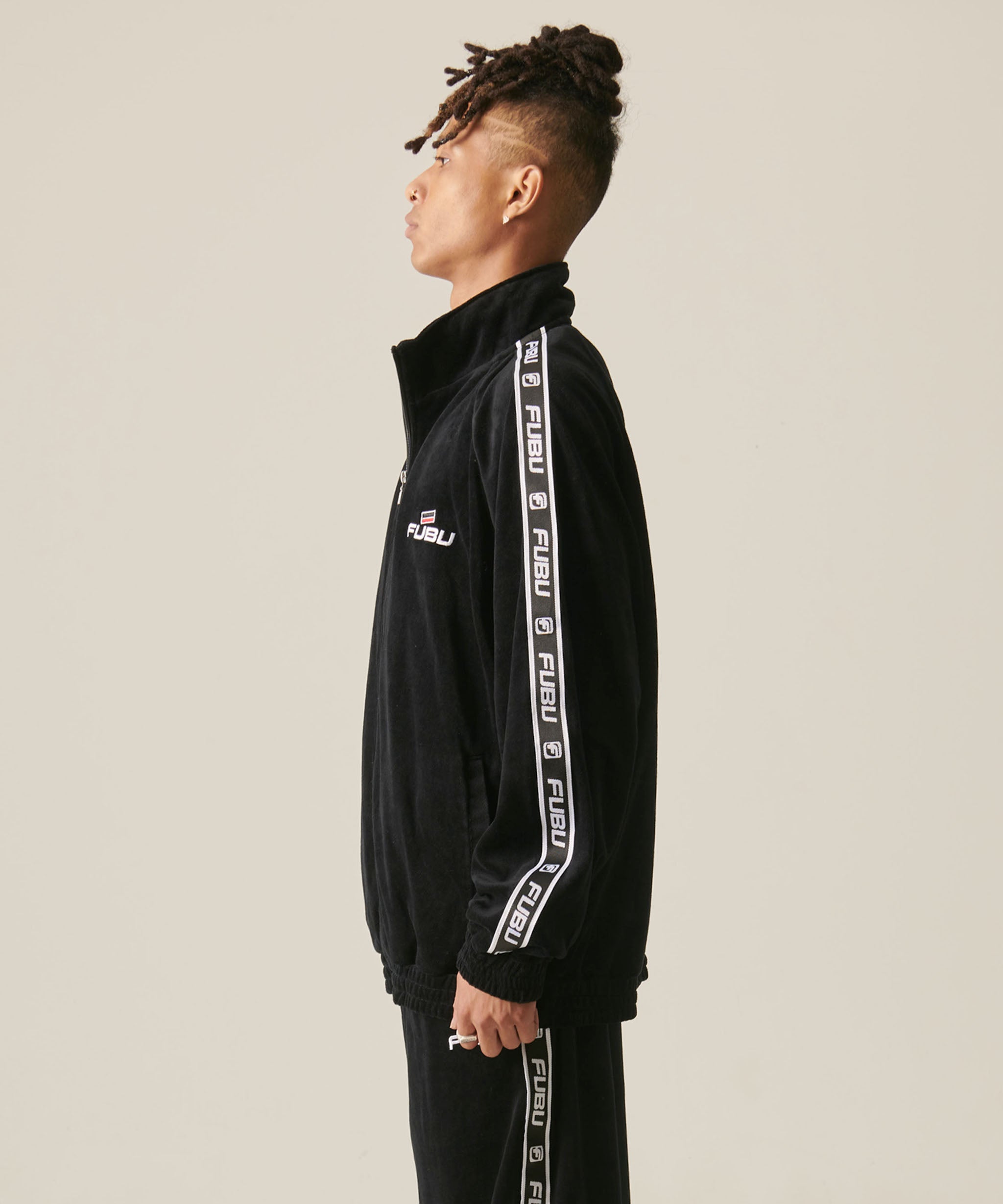 FUBU フブ トップス ベロアジャケット。FUBUはアメリカの代表的な