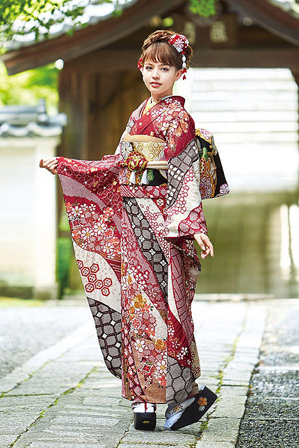 絞り染めと金糸の刺繍 美の極致をまとう【KIWAMI No.001】｜振袖