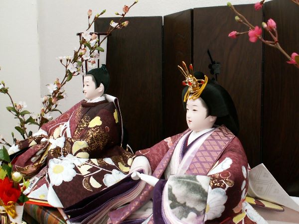 高貴な紫色をまとった雛人形親王飾りが安い 雛人形親王飾り～広島市の