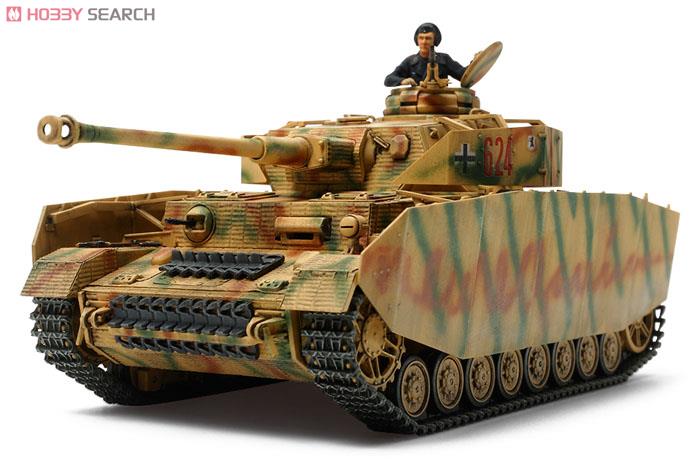 タミヤプラモデル ①Ⅳ号戦車H型1完成品 ②タイガーⅠ後期生産型完成品