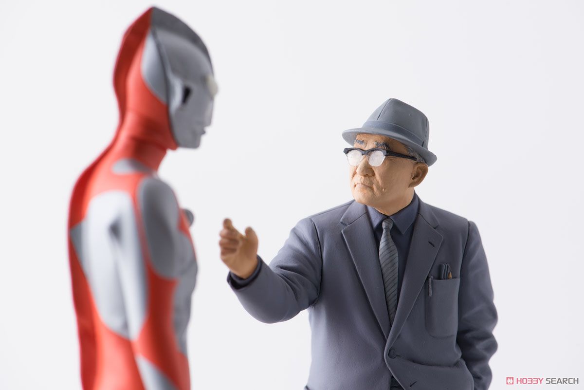 ⭐︎300個限定生産⭐︎ 円谷英二氏とウルトラマン ポリストーン スタチュー