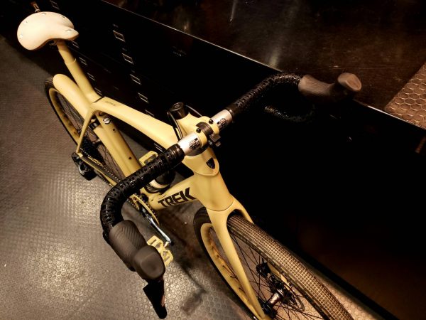 TREK Domane SLRに今話題のワイヤレス電動コンポ SRAM ETAP AXSを装着