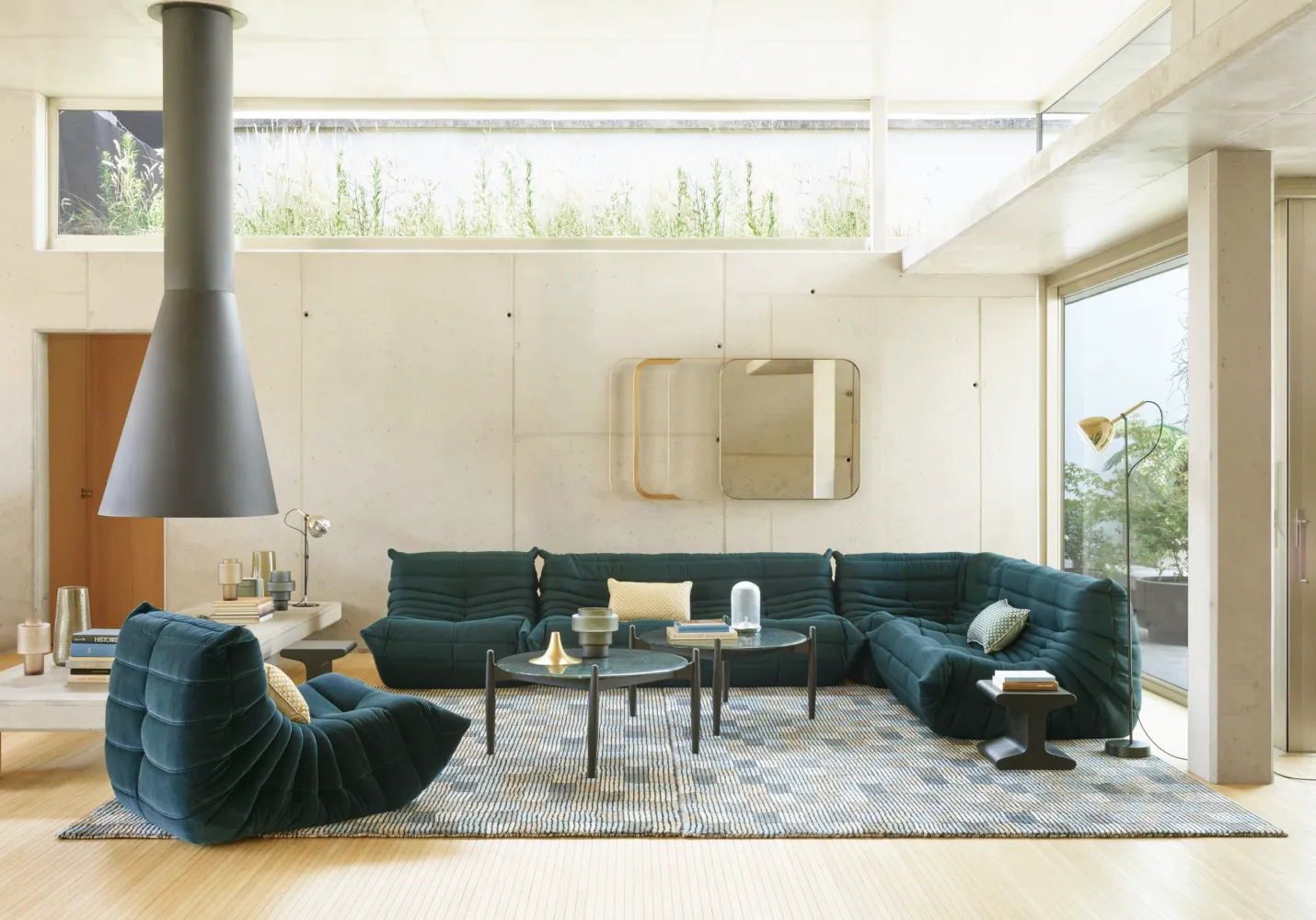feature_ligne_roset_about | TWO-ONE STYLEネット
