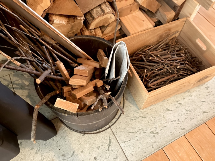 建築端材を余すことなく使いたい！薪ストーブの焚き付け材として