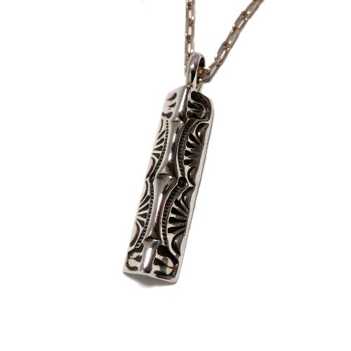 インディアンジュエリー アーチスト ペンダント ナバホ族