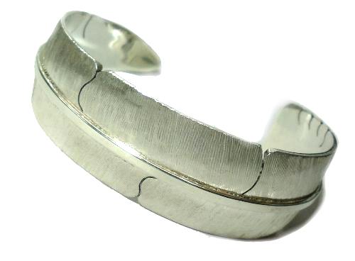 マイケル・カーク Michael Kirk のインディアンジュエリー、羽型