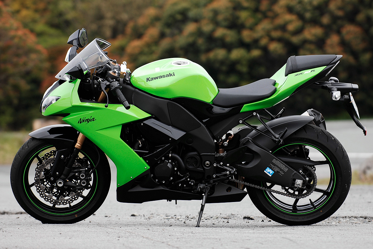研ぎ澄まされた造形と走行性能／Ninja ZX-10R(2008) | 2ページ目 (4