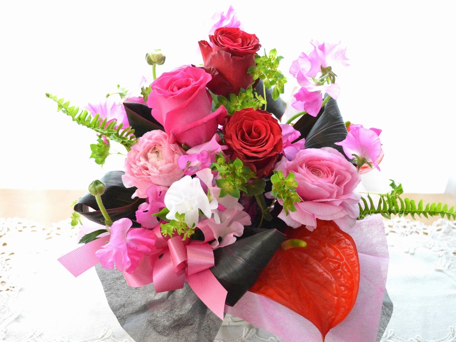 プチ贅沢なアレンジメント SplashAngel (バラとスイトピーのフラワー