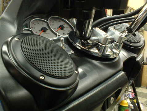 YAMAHA マジェスティー マリンスピーカー取り付け