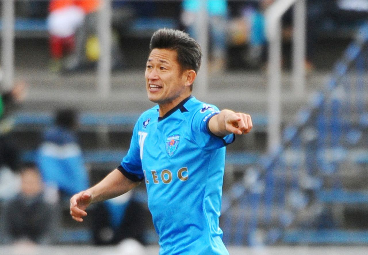 カズ契約更改、33年目へ 横浜FC | 横浜FC | カナロコ by 神奈川新聞